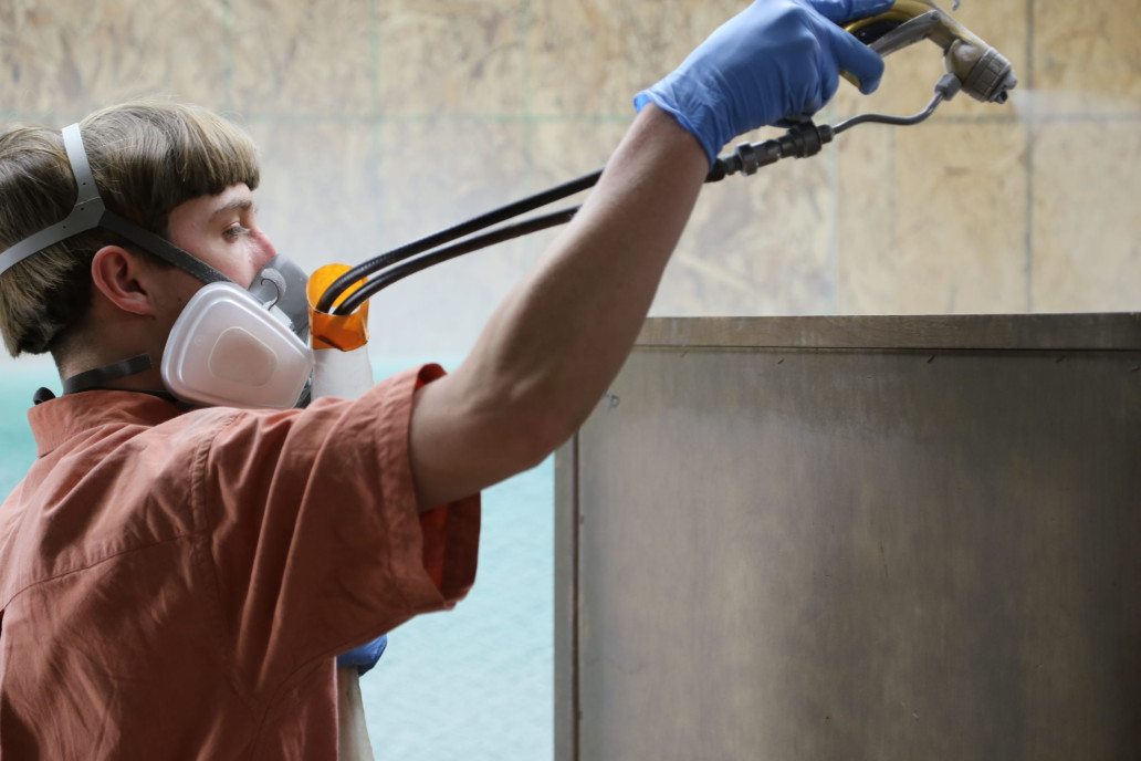 archbold-furniture-wood-finish-application