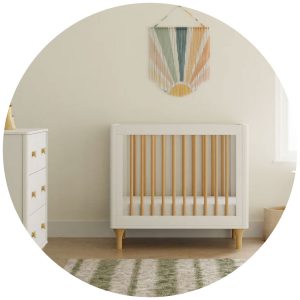 mini-crib-in-bedroom-with-boho-style-decorations